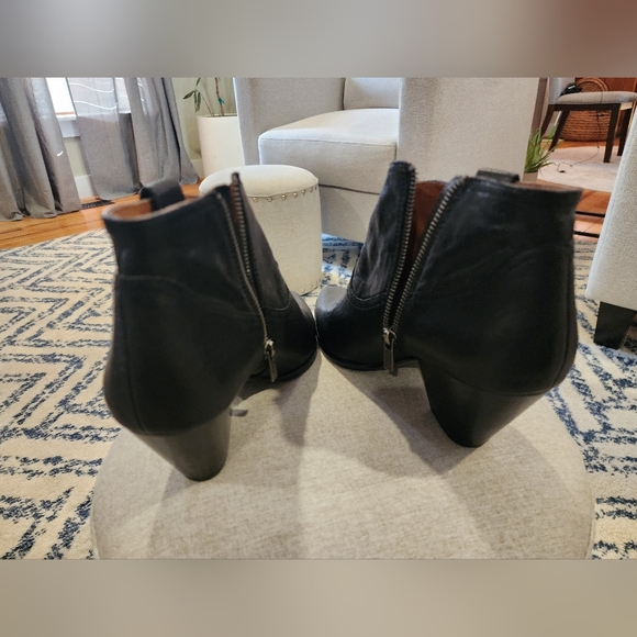 Frye Reina Women's Western Vibe Black Leather Ankle Bootie (Size 8M) - Picture 6 of 10